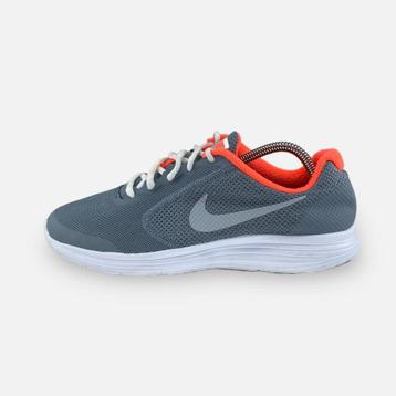Nike Chaussures Revolution 3 - Maat 39