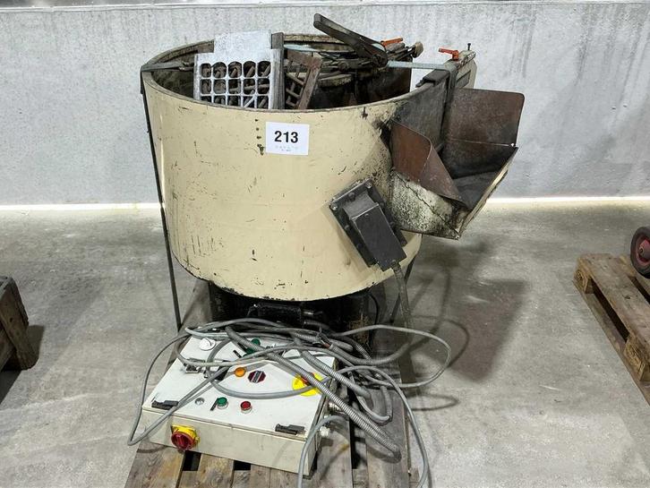 Online veiling - Ontbraamtrommel, Articles professionnels, Machines & Construction | Travail du métal, Enlèvement