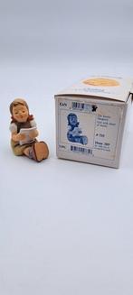 Hummel - Beeldje - Girl with a sheet of Music  TMK-6 -
