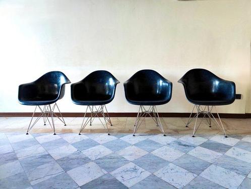Herman Miller - Charles Eames - Stoel (4) - Geef - nylon -, Antiek en Kunst, Kunst | Designobjecten