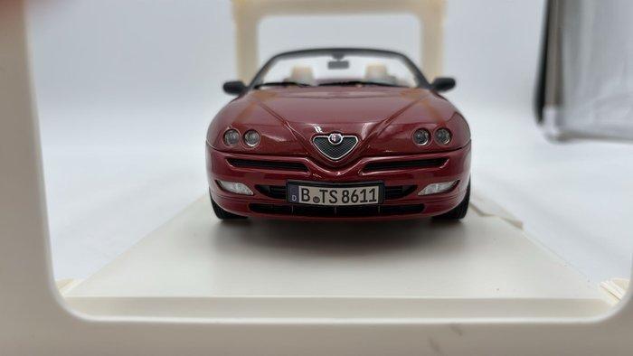 Norev 1:18 - Modelauto - Alfa Romeo Spider Red Metallic 1999, Hobby en Vrije tijd, Modelauto's | 1:5 tot 1:12