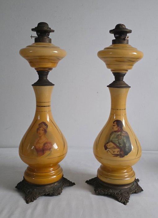 Olielamp (2) - Opaline glas - I. Napóleon en Joséphine, Antiquités & Art, Curiosités & Brocante