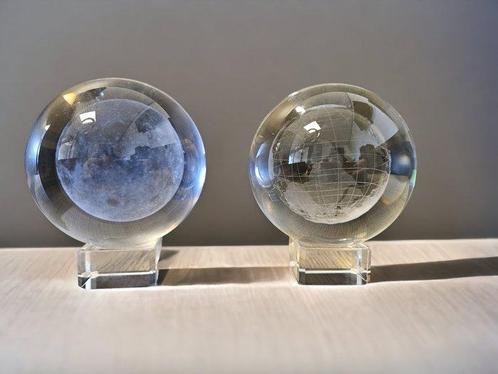 Globes sur pied - 8x10cm - Lune & Terre (2) - Cristal, Antiek en Kunst, Antiek | Glaswerk en Kristal
