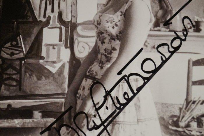 Fantastic Photograph of Brigitte Bardot - with Pablo Picasso, Collections, Cinéma & Télévision