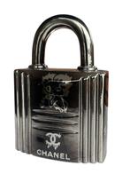 Artiluxx - Betty Boop X Chanel silver big lock