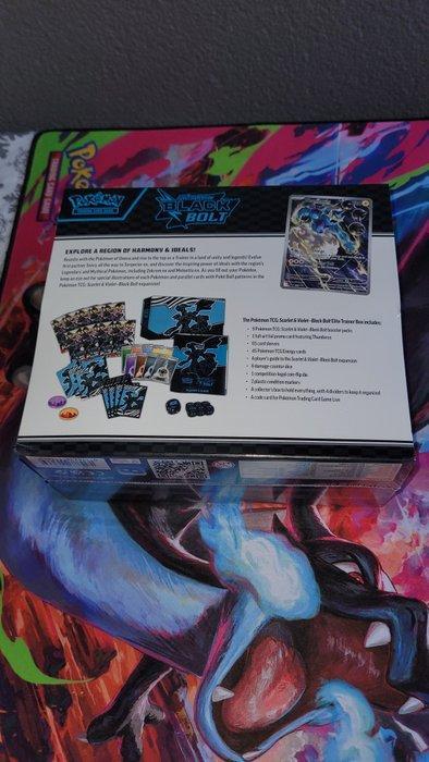 Pokémon - 1 Elite trainer box - Black Bolt - Scarlet &, Hobby en Vrije tijd, Verzamelkaartspellen | Pokémon