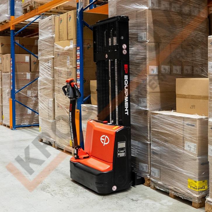 Actie - stapelaar - 1500kg 2.7 tot 4.15m voor 2395,- ex btw, Zakelijke goederen, Machines en Bouw | Heftrucks en Intern transport