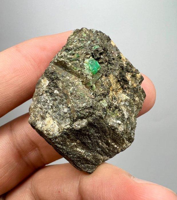Volledige afsluiting top groene klatsche smaragd Kristal op, Verzamelen, Mineralen en Fossielen
