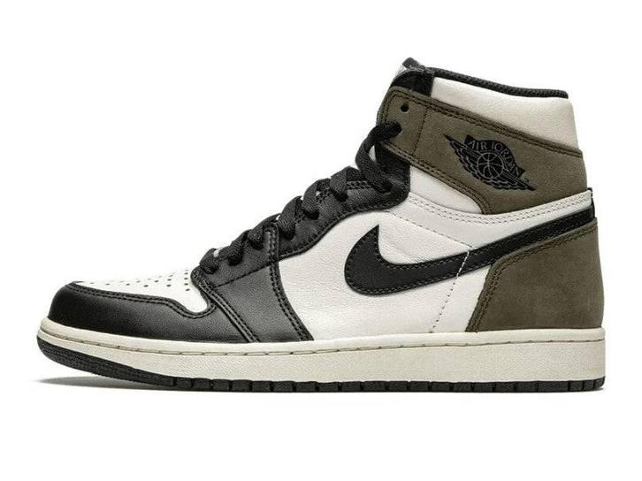 Air Jordan 1 Retro High OG Dark Mocha - Maat 42 EU, Kleding | Heren, Schoenen, Ophalen of Verzenden