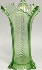 Northwood - Vaas -  Northwood groene iriserende glazen vaas, Antiek en Kunst
