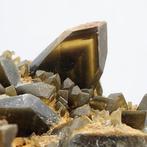 Barite mielata avec fantômes sombres, Sardaigne Cristal -