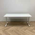 Tweedehands verstelbaar bureau 180x80 cm,  wit, Huis en Inrichting, In hoogte verstelbaar, Gebruikt, Bureau