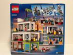Lego Set - 60365 - Ville - Apartment Building (Retired Set), Nieuw