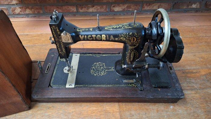 Victoria Naaimachine - Hout, IJzer, Antiek en Kunst, Kunst | Designobjecten