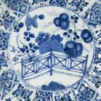 Groot diep geribd bord - Plat - Porcelaine - période Kangxi