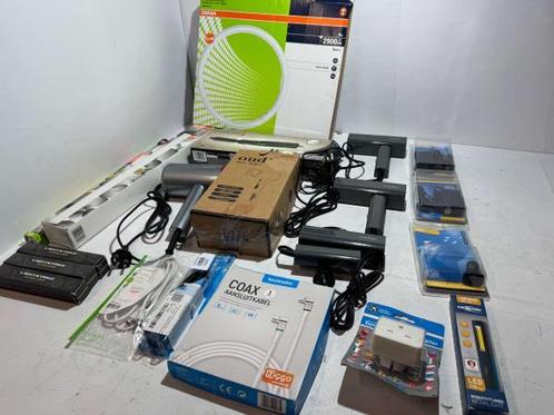Veiling - Diversen elektronica accessoires en verlichting mi, Zakelijke goederen, Stock en Retail | Partijen goederen