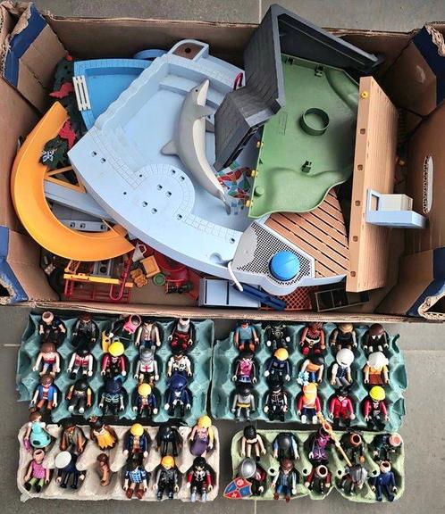 Playmobil - Playmobil 50 figurines + de nombreux accessoires, Antiek en Kunst, Antiek | Overige Antiek
