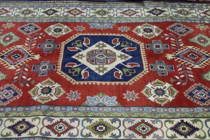 Omdat de opgegeven taal Uzbek is, heb ik vastgesteld dat, Maison & Meubles, Ameublement | Tapis & Moquettes