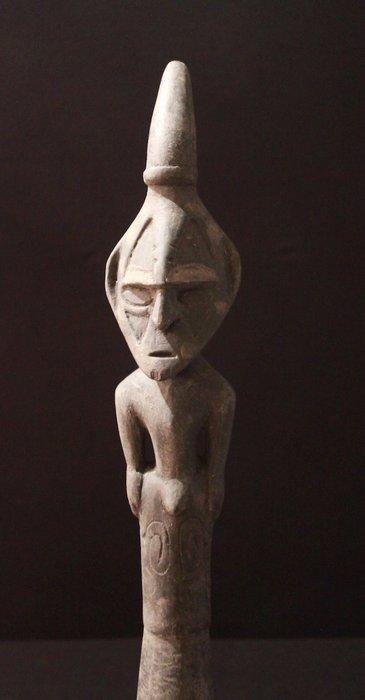 Piston de prune dans larrière-pays ouest du port de Berlin,, Antiek en Kunst, Kunst | Niet-Westerse kunst