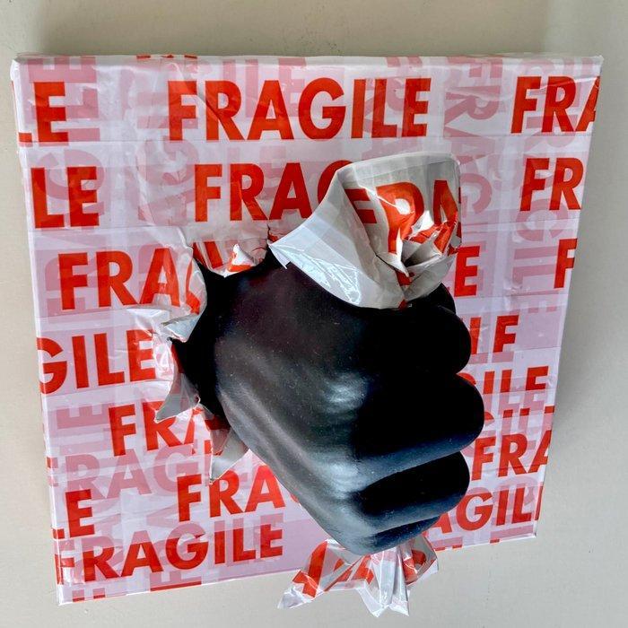 Popik - FRAGILE!!! Wall sculpture, Antiek en Kunst, Kunst | Designobjecten