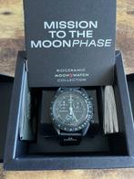 Swatch - MoonSwatch. Mission to the MoonPhase (Black) - Sans, Handtassen en Accessoires, Horloges | Heren, Nieuw