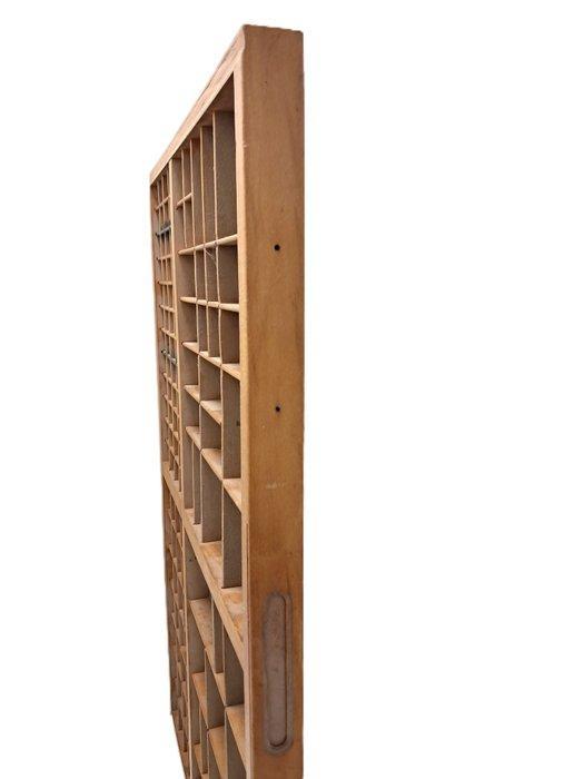 Vitrinekast - Printers tra - Hout - 83x 53 cm, Antiek en Kunst, Antiek | Wandborden en Tegels