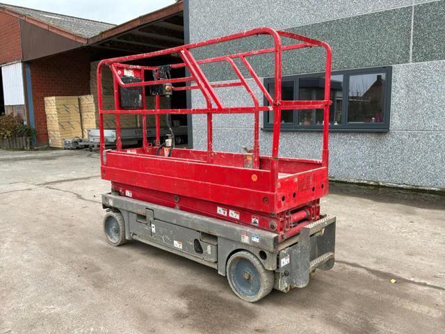 Haulotte Compact 8 elektrische schaarhoogwerker, Zakelijke goederen, Machines en Bouw | Heftrucks en Intern transport, Overige typen