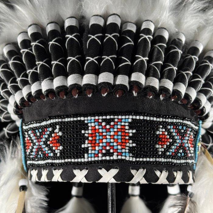 Decoratief ornament - NO RESERVE PRICE - Intriguing remake, Antiek en Kunst, Kunst | Designobjecten