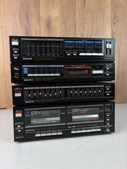 Sanyo - Amplificateur intégré V38 + Égaliseur E38 + Tuner, Audio, Tv en Foto, Radio's