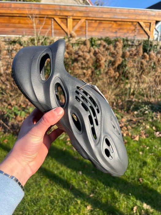 Adidas - YZY Foam RNR - Sneakers - Maat: EU 46 - Nieuw met, Vêtements | Hommes, Chaussures