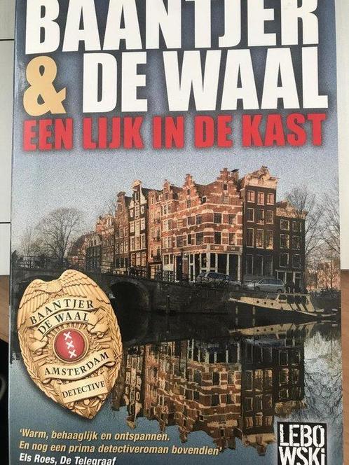 Een lijk in de kast - Baantjer & De Waal 9789048859368, Livres, Livres Autre, Envoi