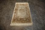 China zijde - Tapijt - 94 cm - 62 cm, Huis en Inrichting, Stoffering | Tapijten en Vloerkleden, Nieuw