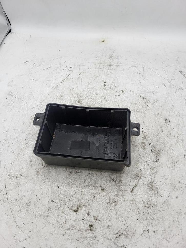 Sym Orbit 3 2019 Euro 4 / Accu behuizing, Fietsen en Brommers, Brommeronderdelen | Scooters, Overige typen, Overige merken, Ophalen of Verzenden