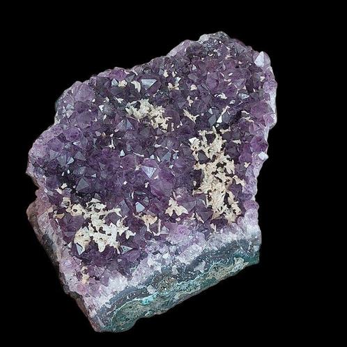 Plaque daméthyste avec de la calcite en couche secondaire., Antiek en Kunst, Curiosa en Brocante