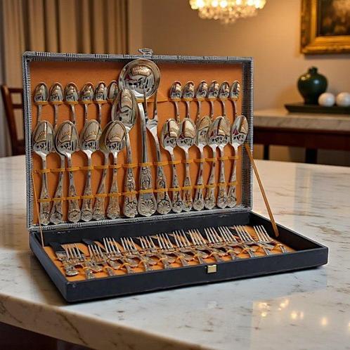 Argenteria Italia - Bestekset voor 12 personen (51) -, Antiek en Kunst, Antiek | Meubels | Tafels