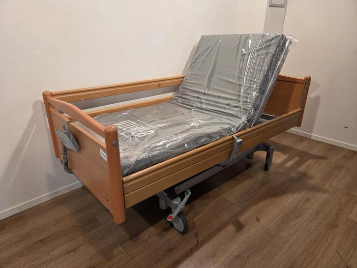 Volker S282 #40H Elektrisch Hoog Laag Thuiszorg-bed, Divers, Matériel Infirmier, Envoi