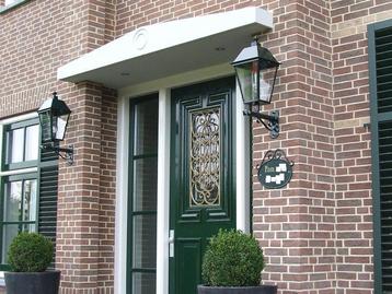 Buitenverlichting ijzeren lamp verzinkt en 2 laags gecoat beschikbaar voor biedingen