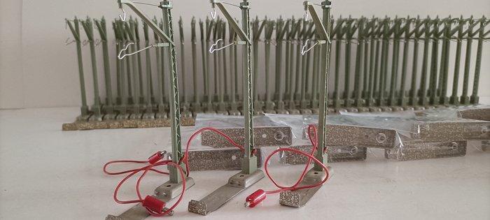 Märklin H0 - 7009/7010/7012 - Bovenleiding (88) - Oude type, Hobby en Vrije tijd, Modeltreinen | H0