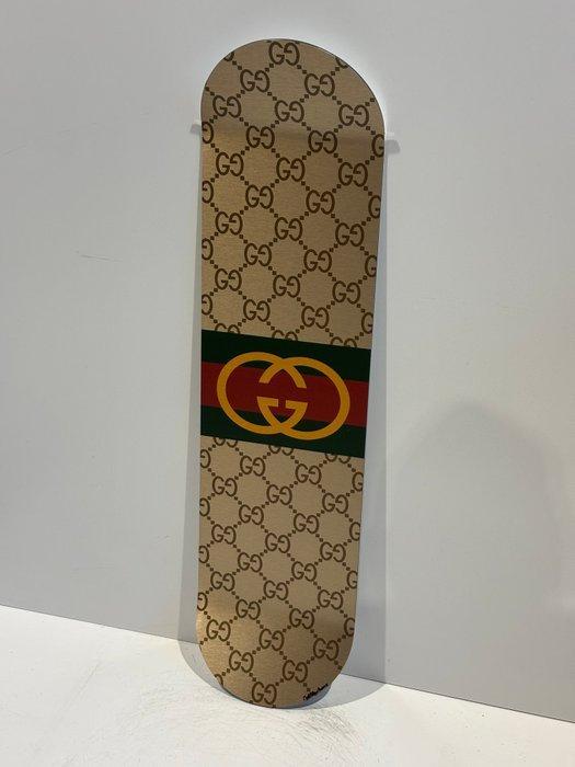 Rob VanMore - Skating by Gucci, Antiek en Kunst, Kunst | Designobjecten