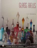 Boek :: Glass Bells, Collections, Porcelaine, Cristal & Couverts, Glas of Glazen, Verzenden