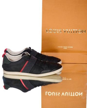 Louis Vuitton - Sneakers - Maat: EU 42