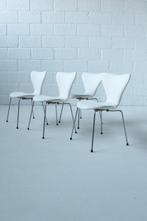 Fritz Hansen - Arne Jacobsen - Stoel (6) - Series 7 / Model