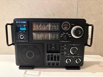 TOKYO - Mini Crusader Wereldradio beschikbaar voor biedingen