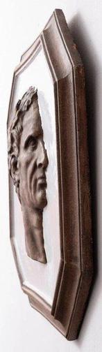 Statue, Large Hexagonal Frame In Glazed Ceramic terra cotta, Nieuw