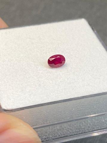 1 pcs Rouge Rubis - 0.50 ct - Gemological Institute of beschikbaar voor biedingen