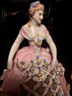 Capodimonte - Beeldje - Dama Settecentesca - Porselein, Antiek en Kunst