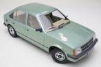 Triple 9 Collection 1:18 - Voiture à hayon miniature - Opel, Nieuw