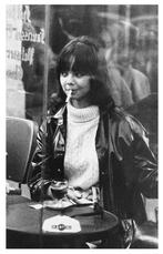 Hubertus Hierl (1940) - Existentialistin im Café de Flore