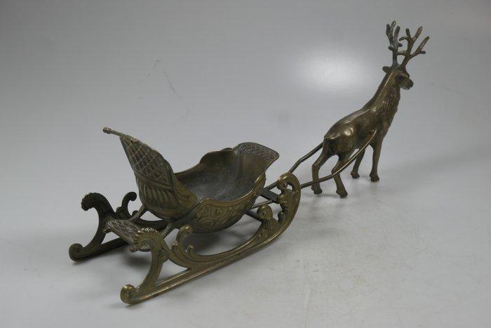 Beeld, Slee met Rendier - 17 cm - Messing - 1965, Diversen, Kerst