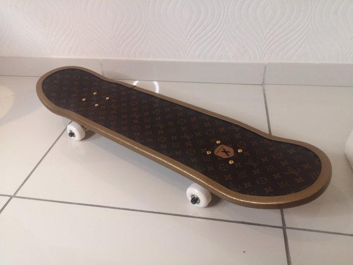Brother X - Louis Vuitton Skateboard designed by Brother X -, Antiquités & Art, Art | Peinture | Moderne